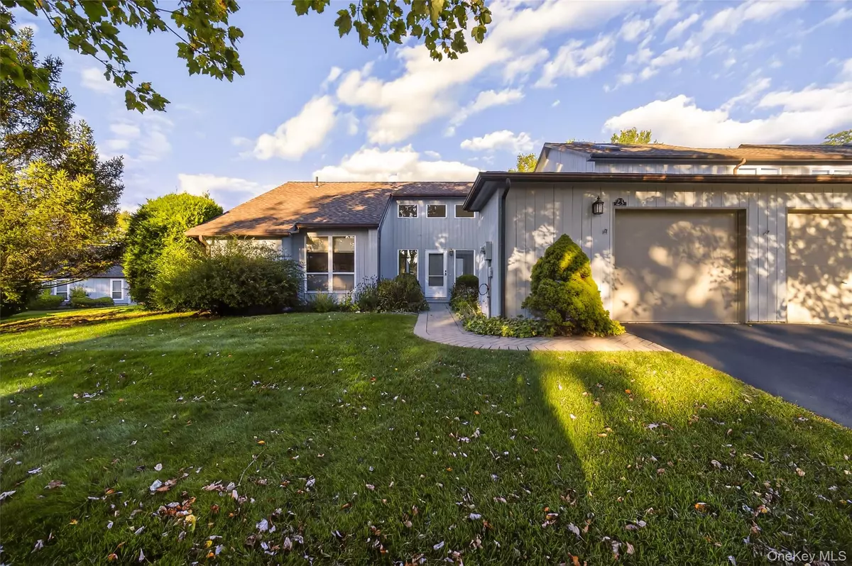 Rhinebeck, NY 12572,23 Pond DR