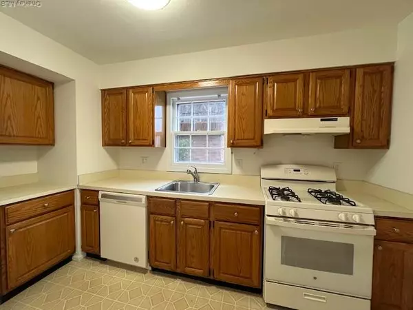 Port Washington, NY 11050,10 Inwood RD #B