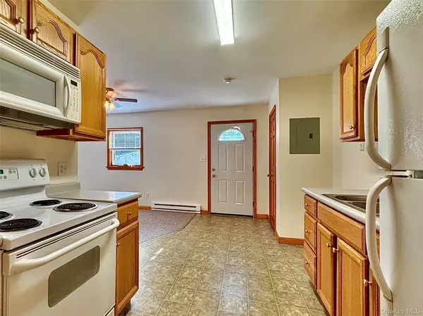Rhinebeck, NY 12572,15 Wyant DR