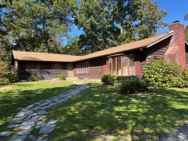 1665 Bulls Head RD, Clinton Corners, NY 12514