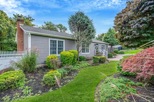 Holtsville, NY 11742,121 9th AVE