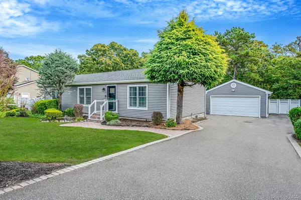 Holtsville, NY 11742,121 9th AVE