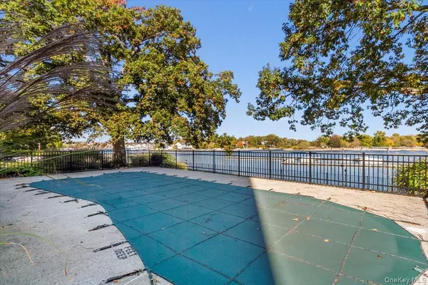 Mamaroneck, NY 10543,490 Bleeker AVE #4L