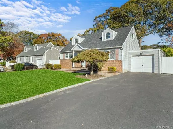 North Babylon, NY 11703,79 Beecher RD