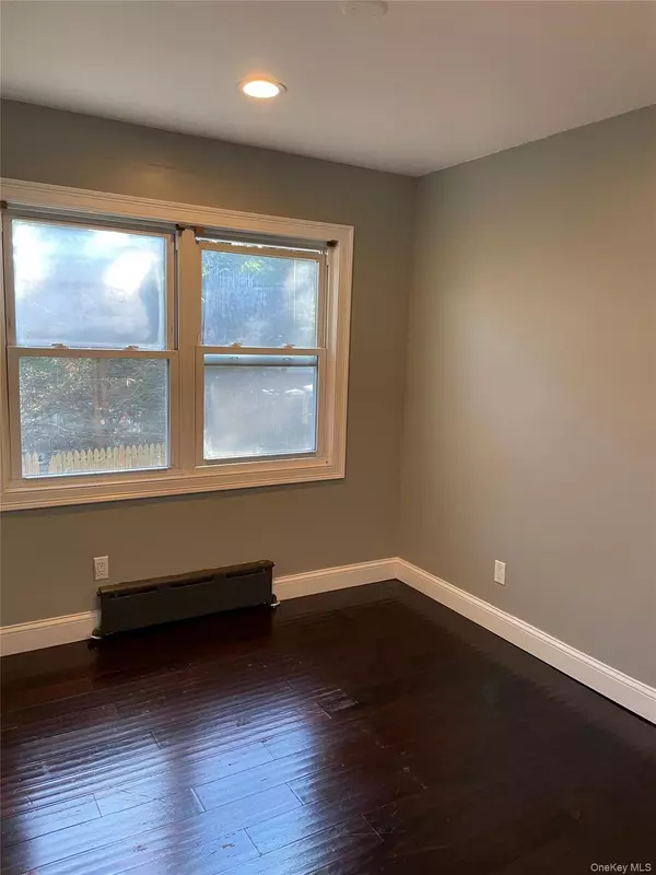 Huntington Station, NY 11746,10 Berry CT