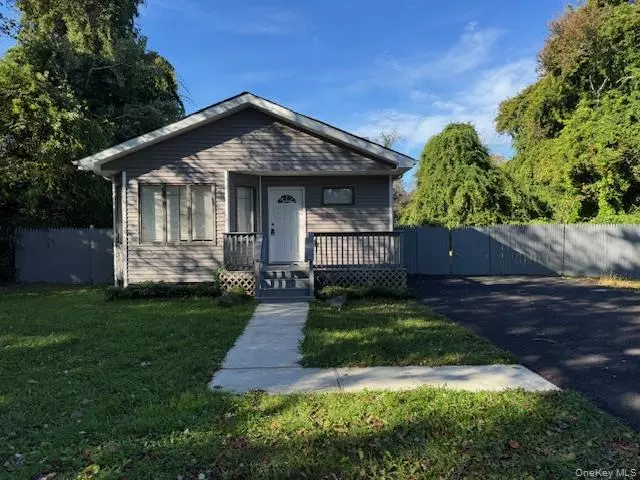 Mastic Beach, NY 11951,62 Orchid DR