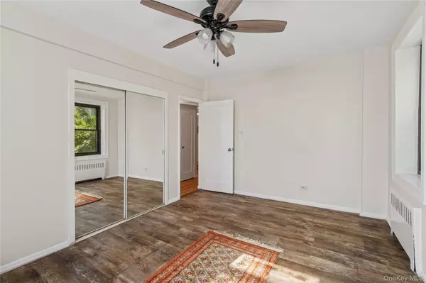 East Elmhurst, NY 11369,9010 32 AVE #404