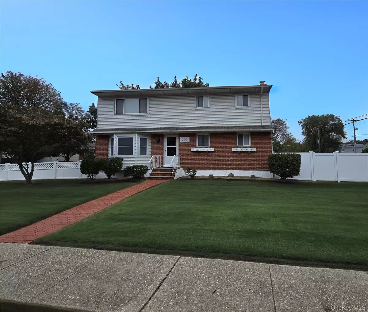 Farmingdale, NY 11735,202 Birch AVE