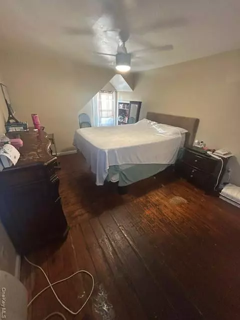 Elmont, NY 11003,182 Wellington RD