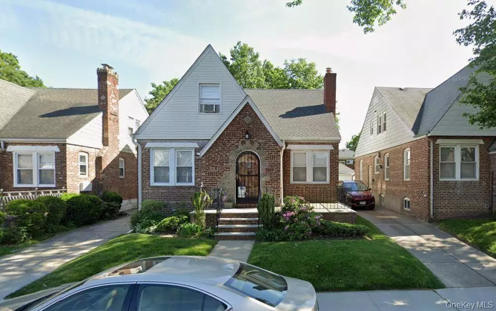 Whitestone, NY 11357,166-48 25th AVE #2nd Fl