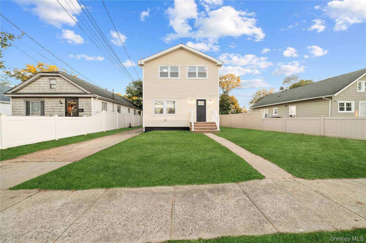 Roosevelt, NY 11575,146 Lincoln AVE