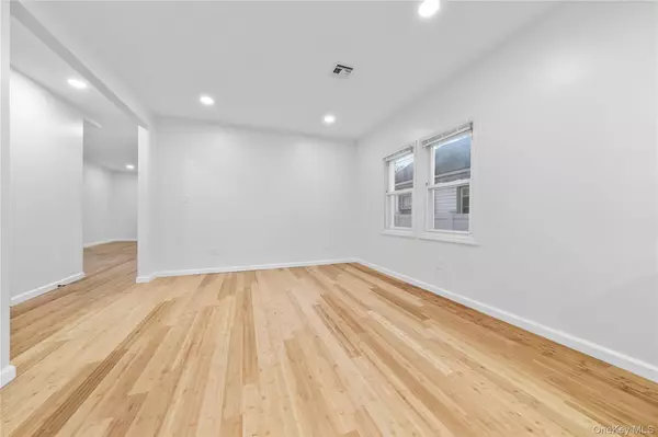 Roosevelt, NY 11575,146 Lincoln AVE