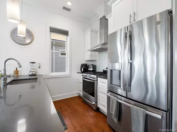 Bronx, NY 10464,11 island point