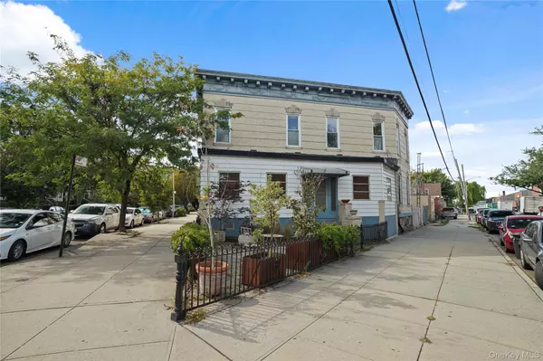 Ridgewood, NY 11385,6157 Linden ST