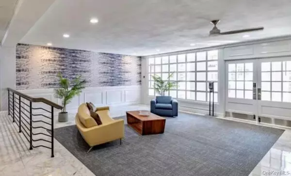 Rockville Centre, NY 11570,22 N Forest AVE #2F