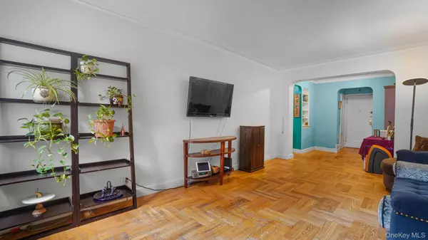 Bronx, NY 10462,2190 Boston RD #4G