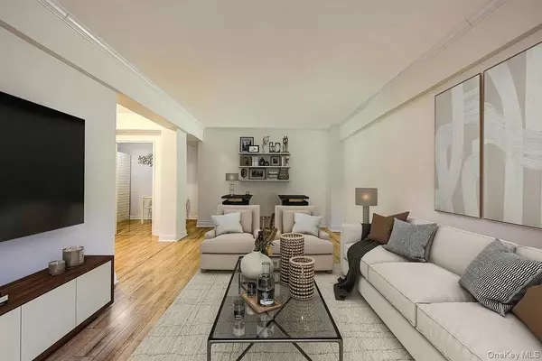 Forest Hills, NY 11375,67-76 Booth ST #4F