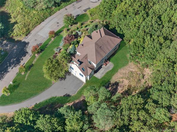 Pomona, NY 10970,80 Halley DR