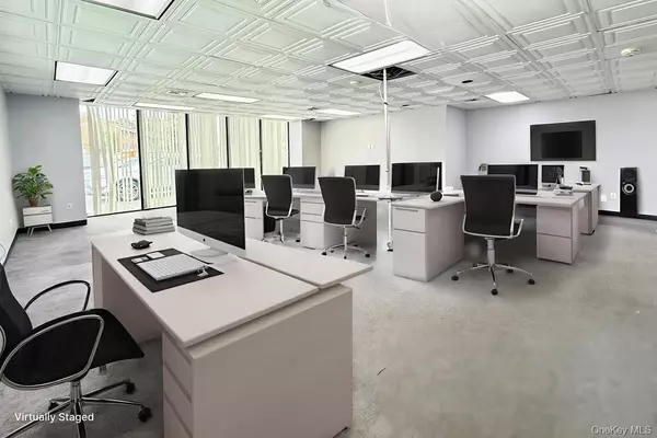 Amityville, NY 11701,217 Merrick RD #101