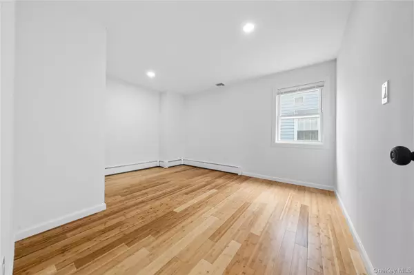 Freeport, NY 11520,16 Johnson PL