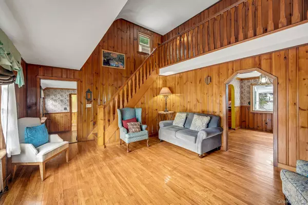 Pearl River, NY 10965,217 W Washington AVE