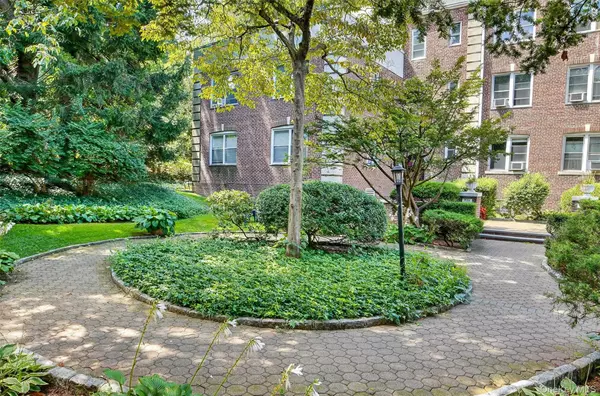 Bronxville, NY 10708,824 Palmer RD #1D