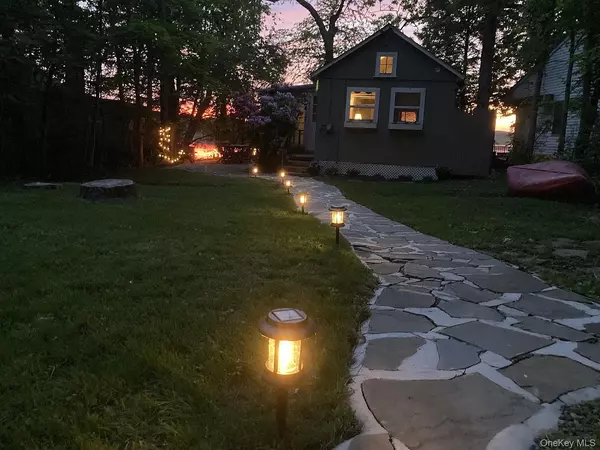 Newburgh, NY 12550,206 Sunset Cove RD