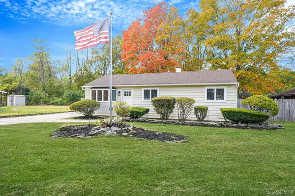Bay Shore, NY 11706,1039 Joselson AVE