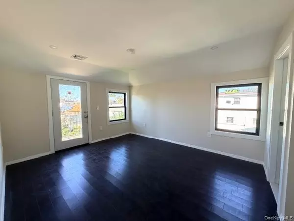 Rosedale, NY 11413,147-50 231ST ST