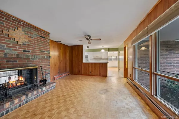 Suffern, NY 10901,5 Steinway CT