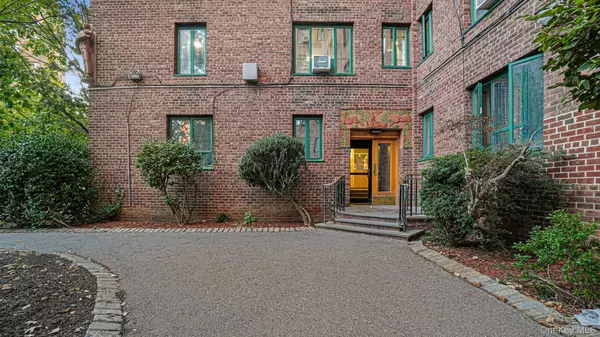 Bronx, NY 10462,1 Metropolitan OVAL #1B