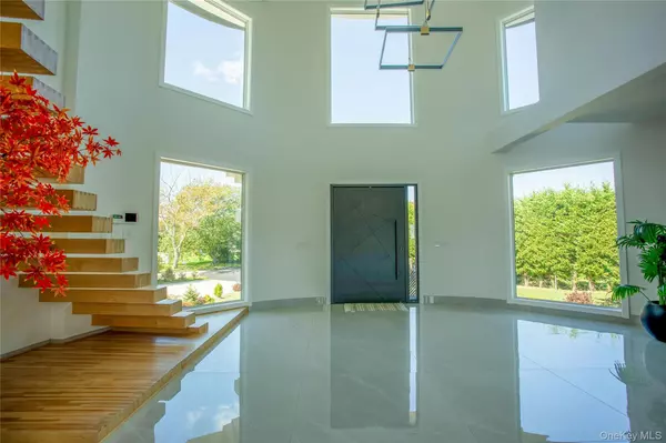 Hewlett Neck, NY 11598,190 Curtis RD