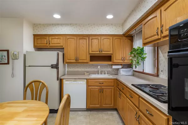 Wantagh, NY 11793,3019 Post AVE