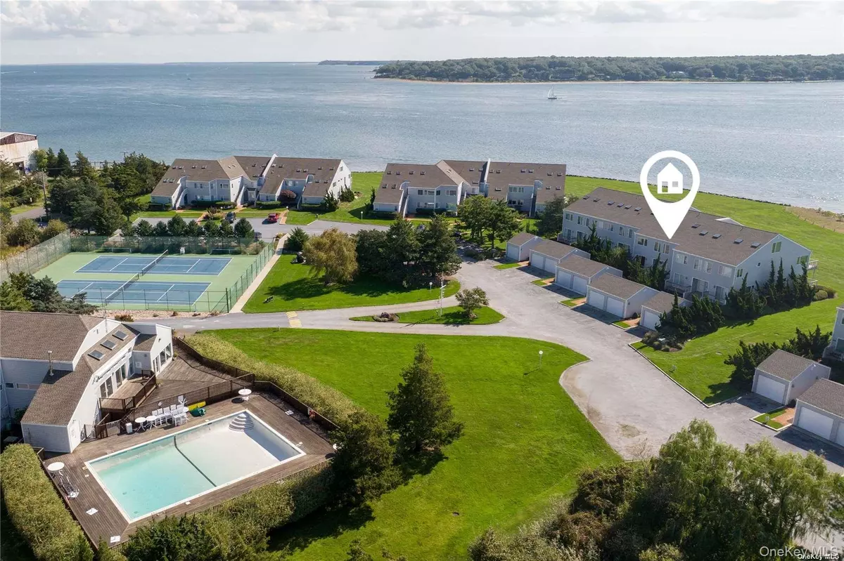 East Marion, NY 11939,2820 Shipyard LN #3M
