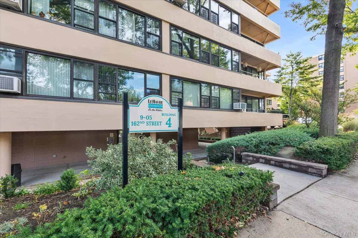 Beechhurst, NY 11357,9-05 162 ST #6D