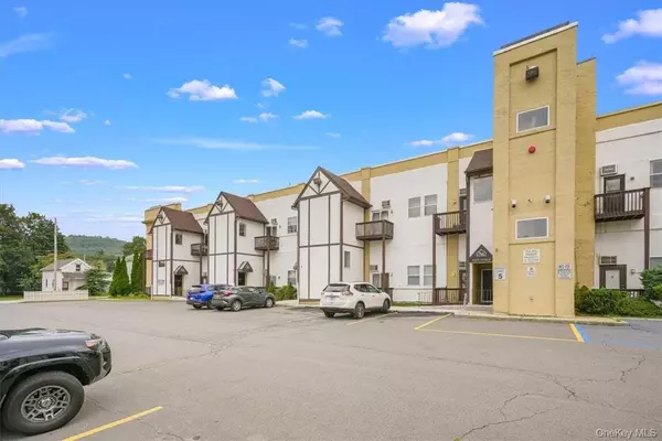 Port Jervis, NY 12771,39 Church ST #4