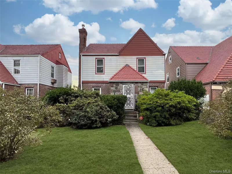 4706 Utopia Pkwy, Flushing, NY 11358