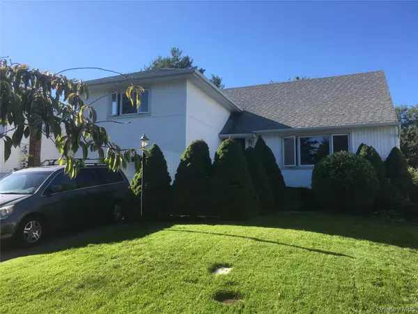 Syosset, NY 11791,318 Southwood CIR