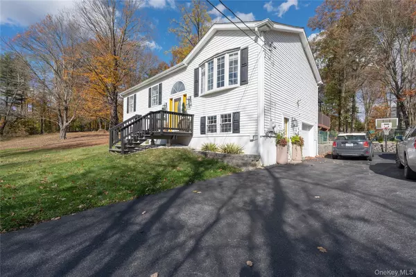 Pine Bush, NY 12722,13 Hamilton RD