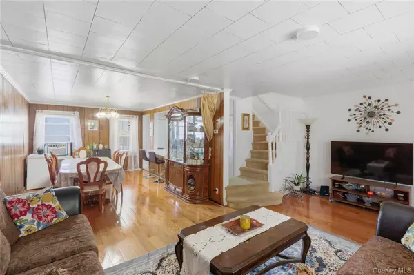 Queens Village, NY 11427,8840 207th ST