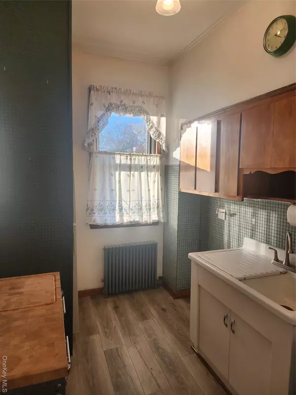 229 Monitor ST, Brooklyn, NY 11222