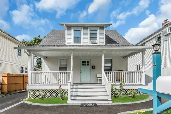 4 W 11th ST, Huntington Station, NY 11746