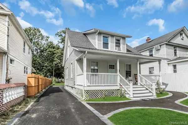 Huntington Station, NY 11746,4 W 11th ST