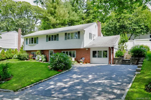 South Huntington, NY 11746,94 Iceland DR