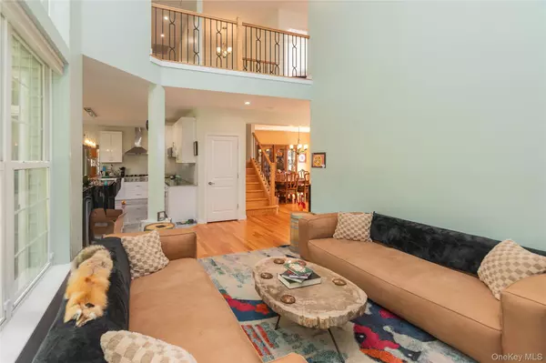 Highland Mills, NY 10930,21 Castleton DR