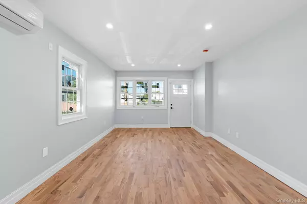 Jamaica, NY 11434,11512 159th ST