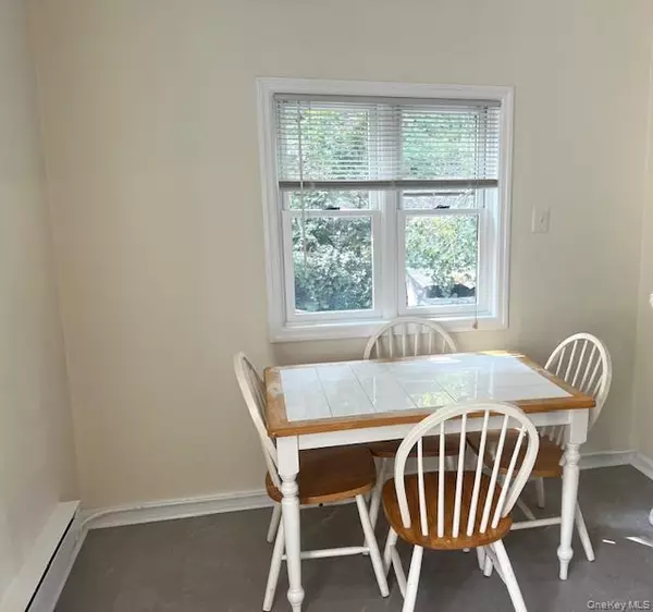 Locust Valley, NY 11560,20 Oyster Bay RD #Back