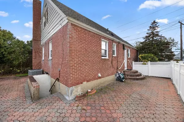 New Hyde Park, NY 11040,700 Covert AVE