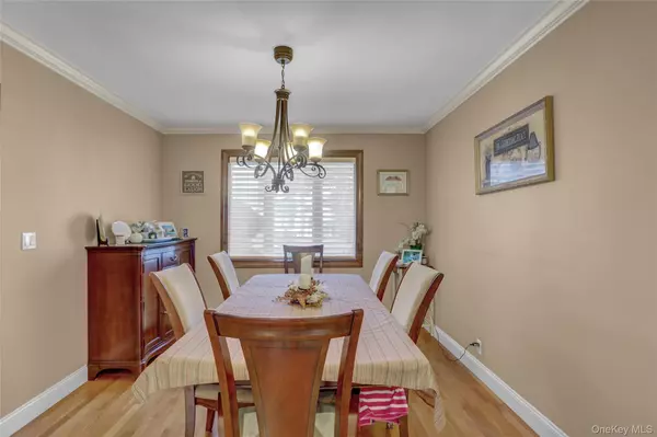 Williston Park, NY 11596,225 Park AVE