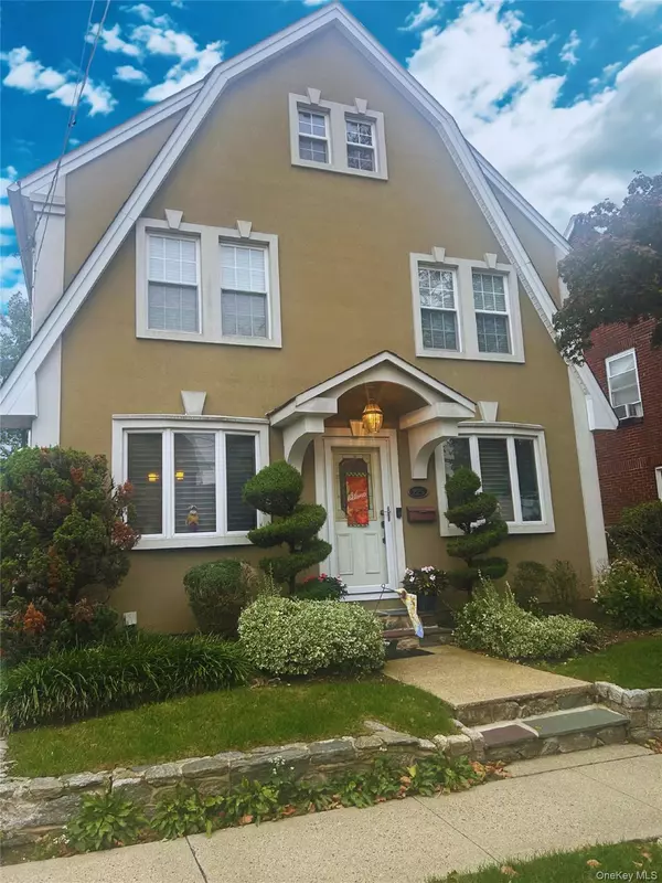 225 Park AVE, Williston Park, NY 11596
